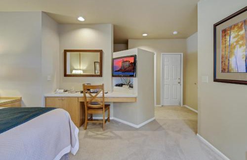 Century West Casa | River Ridge 331B - Meredith Lodging