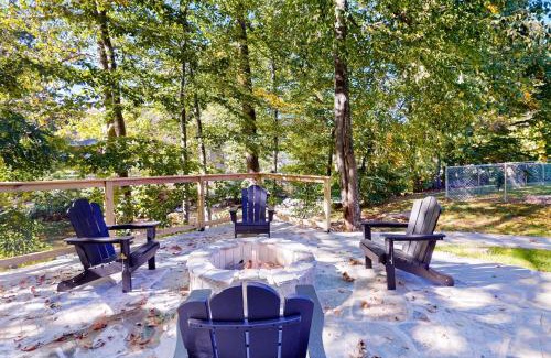 Foscoe Casa | River Rock Cottage