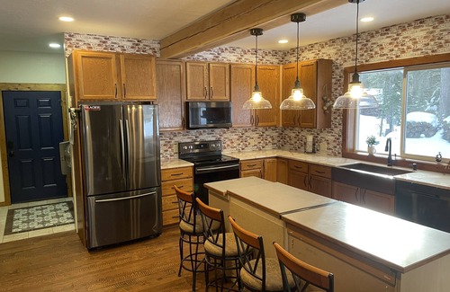 Pinnacle Casa | River Run Lodge - Your Tranquil Retreat 20 minutes from Glacier National Park