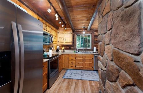Durango - Purgatory Cabina | River Stone | Charming Log Cabin Near Florida River, 20 Min to Town, Dogs OK
