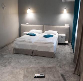 Sheshory Hotel | River Stone Hotel