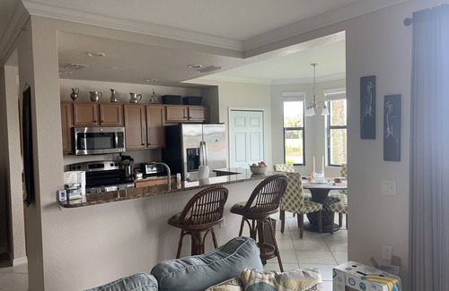 Bradenton Condominio | River Strand- 1st floor condo in FL - optional pools, golf, tennis, pickle ball.