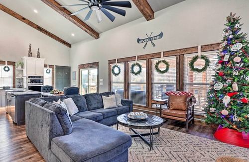 Glenwood Cabina | ‘River Time’ Cabin w/ Games + Outdoor Oasis!