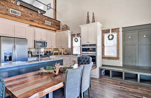 Glenwood Cabina | ‘River Time’ Cabin w/ Games + Outdoor Oasis!