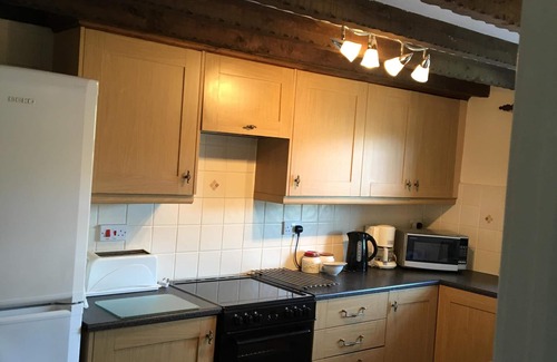 Frosterley Casa | Vista del río - Acogedora casa de campo. Ideal para una familia y mascotas bienvenidas.