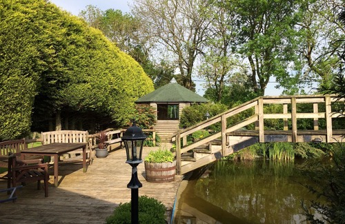 Frosterley Casa | Vista del río - Acogedora casa de campo. Ideal para una familia y mascotas bienvenidas.