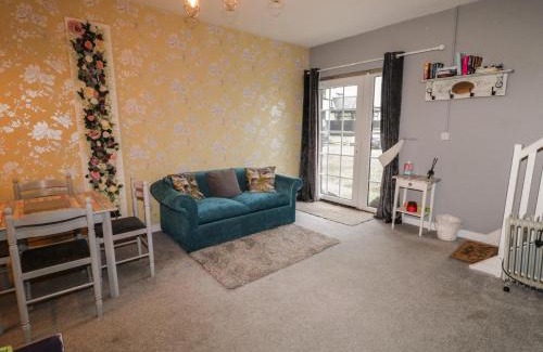 Muff Casa | River View Cottage