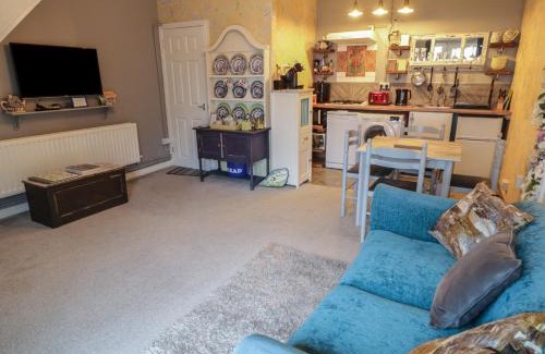 Muff Casa | River View Cottage
