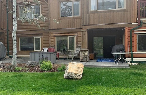 East Kootenay Condominio | River View Garden level 2 bd bungalo condo sleeps 7