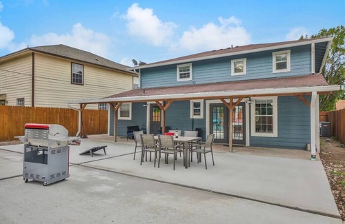 Jefferson Casa | River Walk Haven - Spacious Retreat in San Antonio, TX.