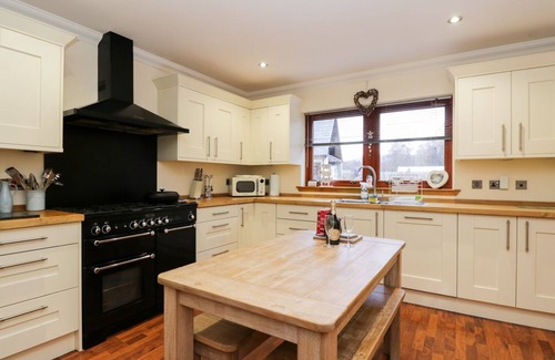 Roybridge Casa | Riverbank House