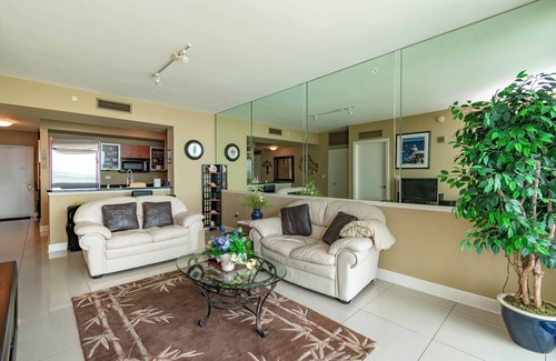 Edgewood Condominio | Riverfront 1-bed High Rise Condo close to Historic Downtown Fort Myers!