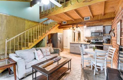 Fairhope Casa | Riverfront Anglers Cabin in Fairhope with Deck!