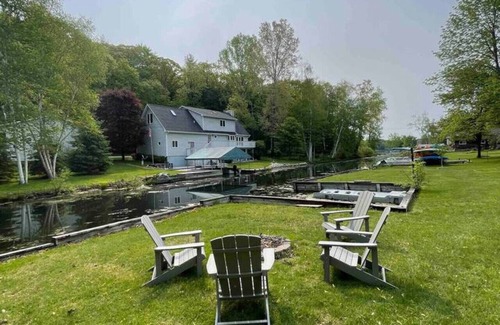 Newaygo Casa | Riverfront Blissful Cottage