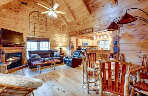 Rutherfordton Casa | Riverfront Blue Ridge Cabin with Private Hot Tub