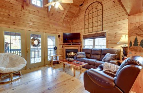 Rutherfordton Casa | Riverfront Blue Ridge Cabin with Private Hot Tub