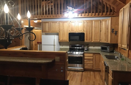 Lynn Cabina | Riverfront Cabin in Horse Country