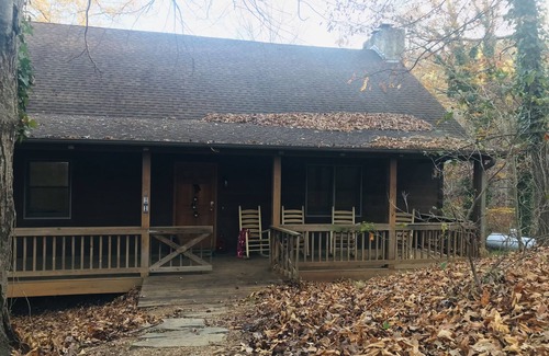 Lynn Cabina | Riverfront Cabin in Horse Country