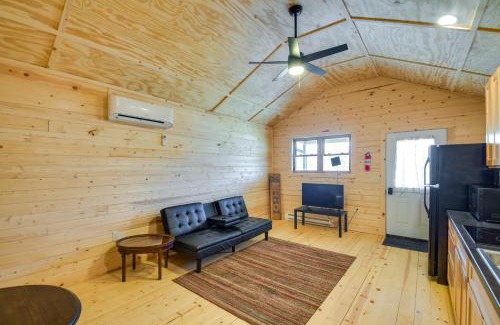 Blanchardville Casa | Riverfront Cabin Rental about 9 Mi to Yellowstone Lake