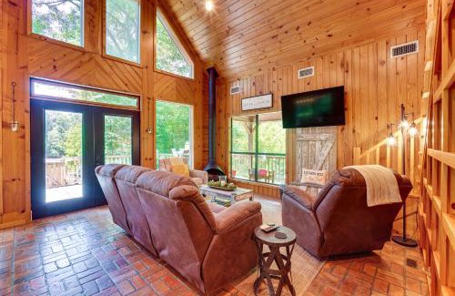 Seminary Casa | Riverfront Cabin with Outdoor Oasis in Seminary!
