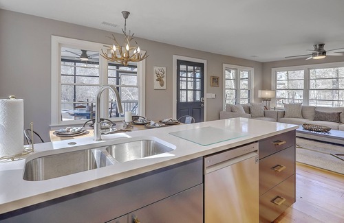Ruffin Cabina | Riverfront Cottage with 2 docks and firepit located on the Edisto River