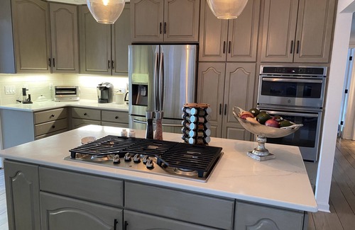 Glenwood Springs Casa | RIVERFRONT Cozy Family Friendly Retreat, w/hot tub, ping pong, raft, fish, relax