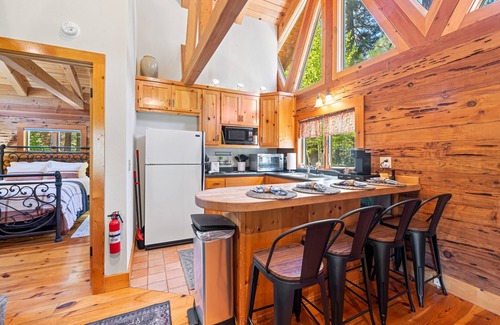 Sloat Casa | Riverfront, dog-friendly, side-by-side cabins on 200 acres with fishing ponds