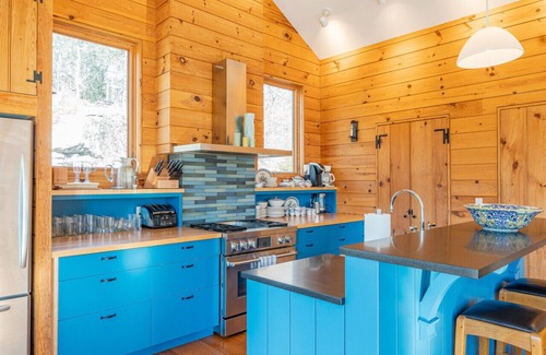 Town of Marbletown Apartamento | Riverfront Estate w/ Swimming Pond & Hiking Trails