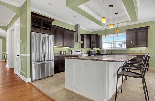 Tropic Casa | Riverfront Family Pool/Spa Game Rm 8bd/5.5ba 20ppl