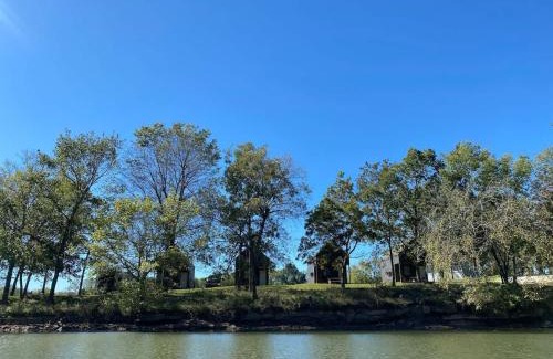 Caplinger Mills Casa | Riverfront Getaway Cabin #3 - Sleeps 4