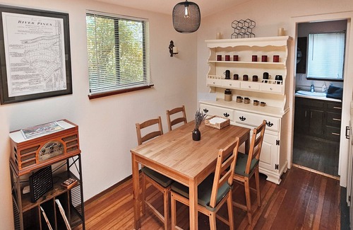 River Pines Cabina | Riverfront in Wine Country Cabin, Deck and Starlink