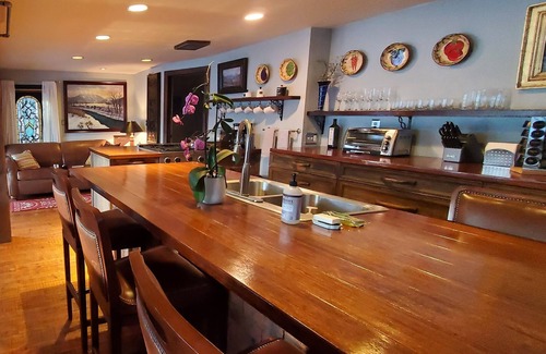 Glenwood Springs Cabina | Riverfront, Indoor, Outdoor Jacuzzi, Warm and Cozy. You're gonna love it!