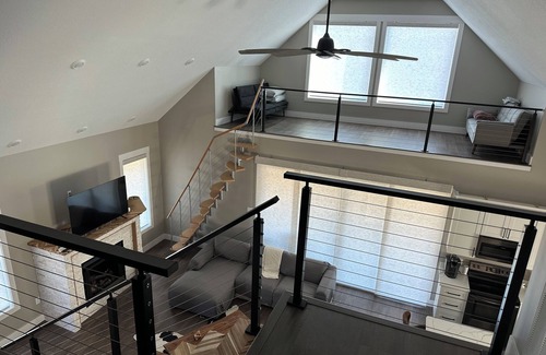 Calico Rock Casa | RIVERFRONT NEW 4-bedroom house with WiFi and AC in Calico Rock