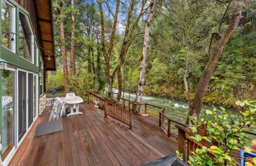 Castella Casa | Riverfront Oasis on the Upper Sacramento River