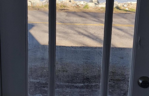 Colonial Beach Casa | Frente al río ... Vistas excepcionales desde todas las habitaciones ... ¡RENOVADA granja histórica!