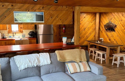 Cooper Landing Cabina | Riverfront Log Home en el mundialmente famoso río Kenai