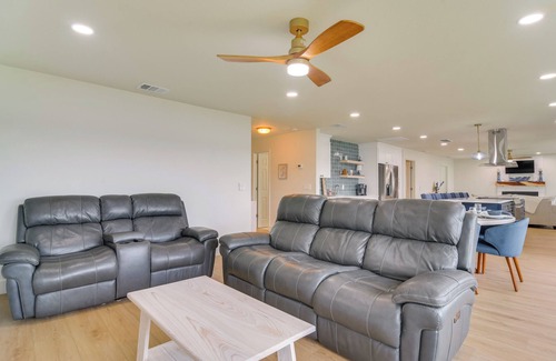 Ruskin Casa | Riverfront Ruskin Home w/ Boat Dock, 1 Mi to Beach