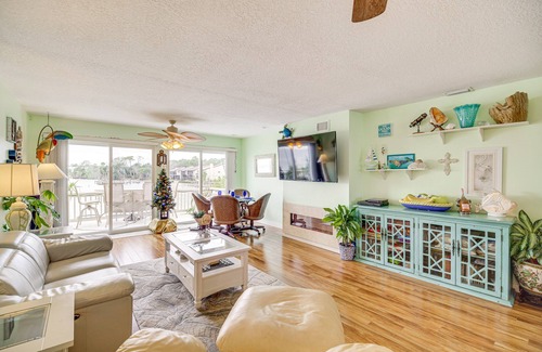 Titusville Casa | Riverfront Townhome in Titusville: Community Pool