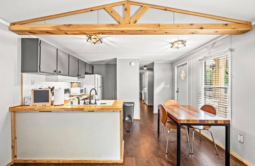 Townsend Cabaña | Riverfront w/Grill + Fire Pit | Close to GSMNP!