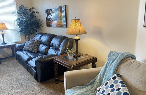 Twin Falls Casa | Rivermist sbdv/3 car garage/Netflix/large suite