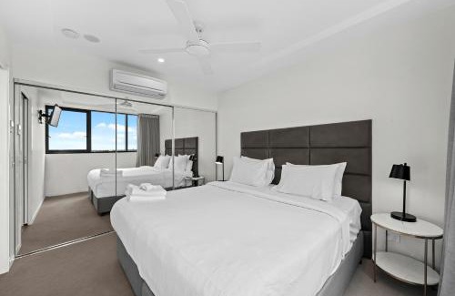 Hamilton Apartamento | Riverside 1BR Apt with King Bed and Pool!