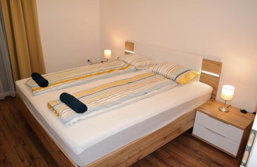 Gyor Apartamento | Riverside Apartman with Free Parking