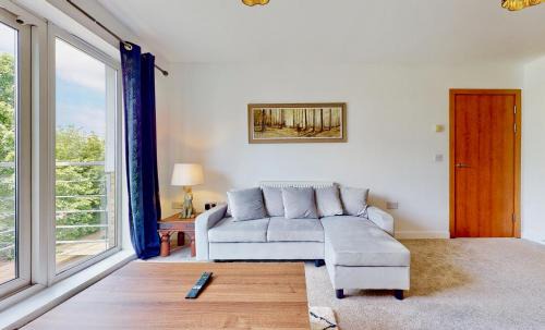 Maidstone Apartamento | Riverside Apartment with Parking 1 Mile from Town Centre
