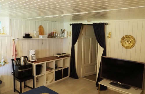 Vegarshei Apartamento | Riverside Bliss: Cozy Apartment
