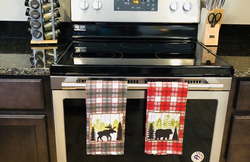 Grants Pass Casa | Riverside Cabin 3 - (Brand New Construction)