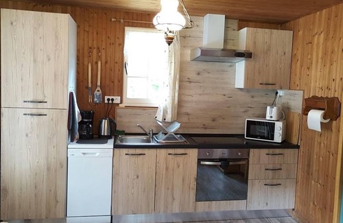 Vaas Cabaña | Chalet climatisé au bord du Loir avec terrasse, barbecue, pêche et visites touristiques