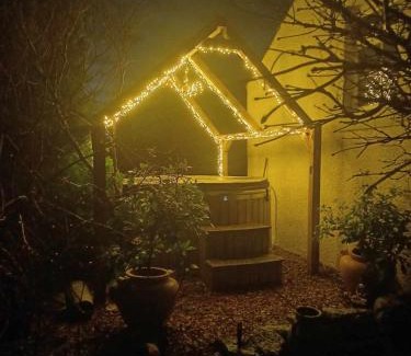 Ballyclare Casa | Riverside Cottage at Logwood Mill