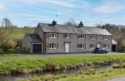 Maulds Meaburn Casa | Riverside Cottage