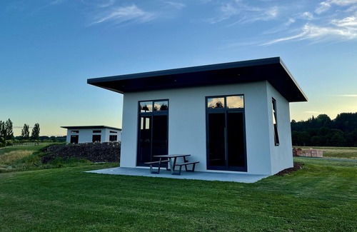 Richmond Downs Casa | Riverside Guest House - Relax in the peace and quiet on the rivers edge.
