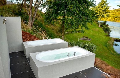 Richmond Downs Casa | Riverside Guest House - Relax in the peace and quiet on the rivers edge.